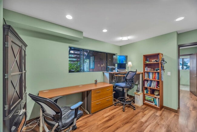 Building Photo - Fully Furnished 4BR in Kula. Garage, Bonus...