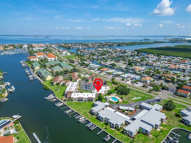 Building Photo - 1028 Apollo Beach Blvd