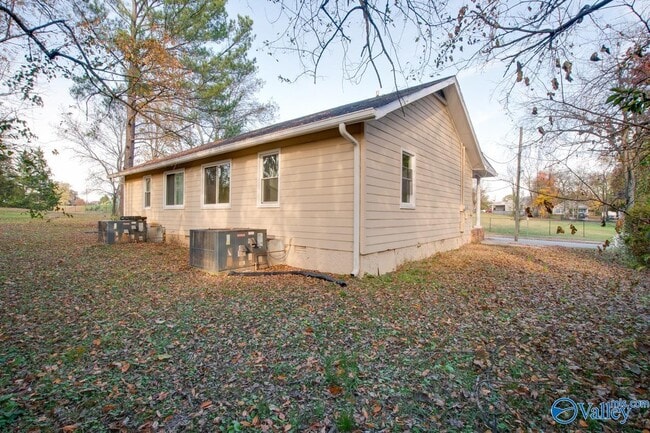 Building Photo - 2705 Wilson Dr NW