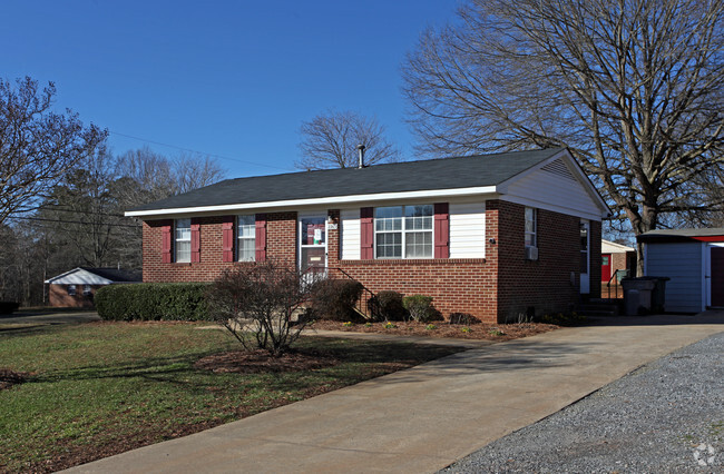 Building Photo - Hoffman Homes