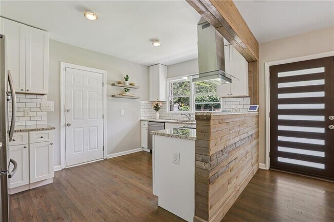 Building Photo - 3731 N Druid Hills Rd