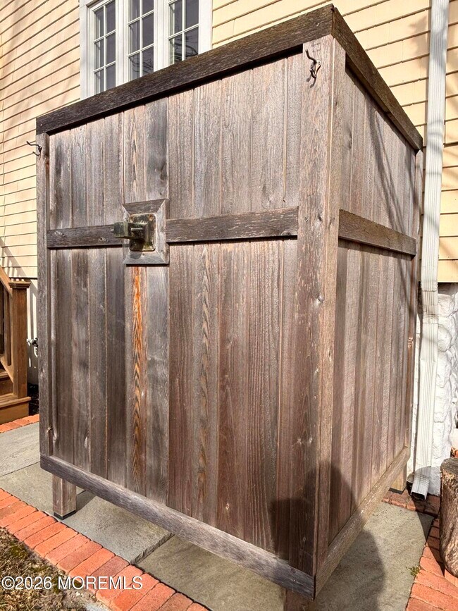 Building Photo - 333 Woodland Ave