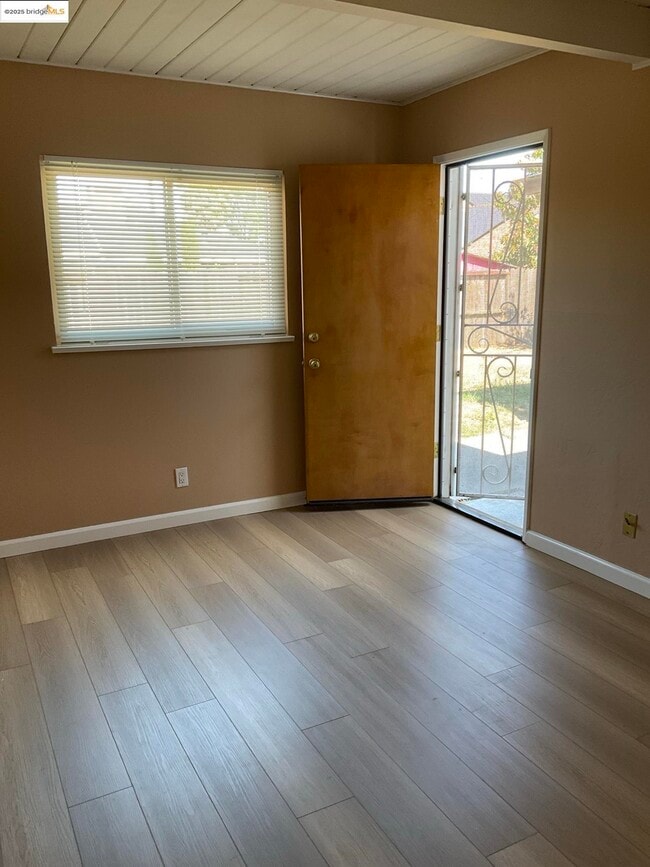 Building Photo - 2712 Stamm Dr