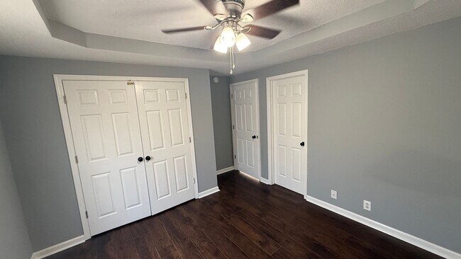 Building Photo - 2702 Painted Pony Dr