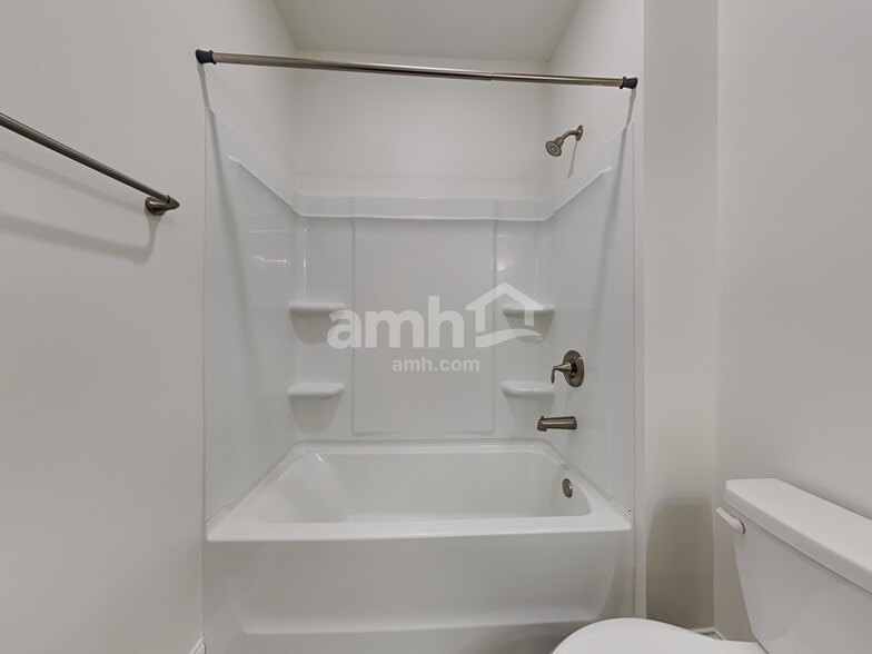 Building Photo - 5230 Wendover Wy