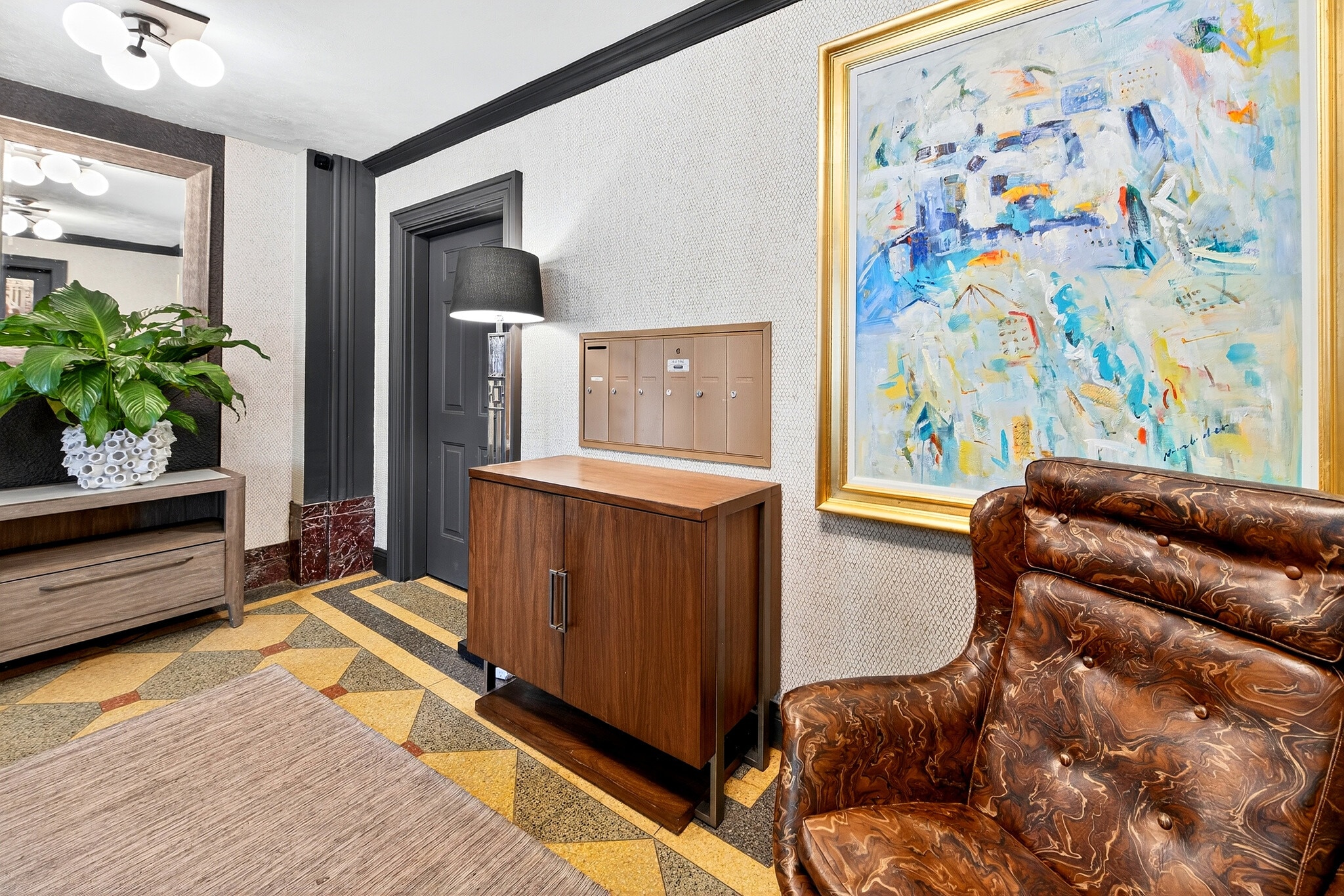 Building Photo - 325 S Salina St