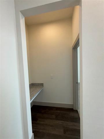 Building Photo - 2036 Oak Grove Ln