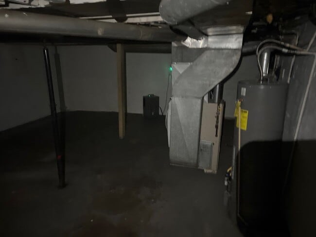 Building Photo - 2525 Parke St