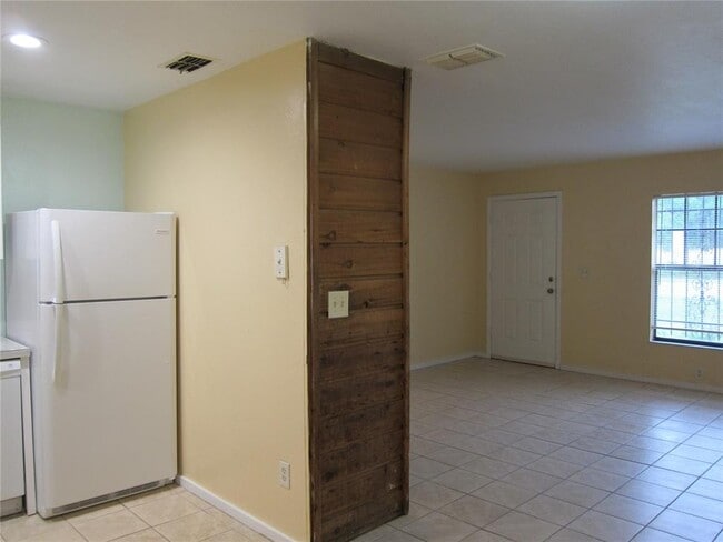 Building Photo - 2535 NW 62 Pl