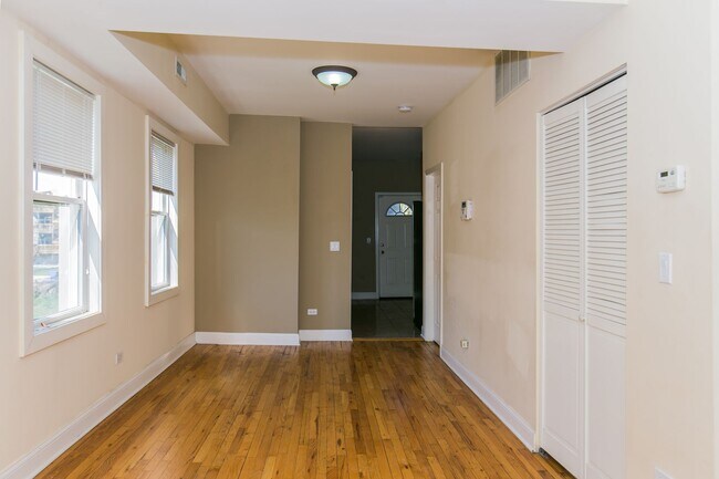 Building Photo - 1636 N Spaulding Ave