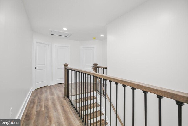 Building Photo - 10302 Laurel Ridge Way