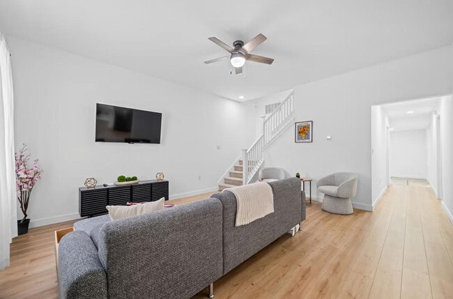 Building Photo - 1019 Central Ave