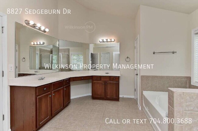 Building Photo - 8827 SedgeBurn Dr