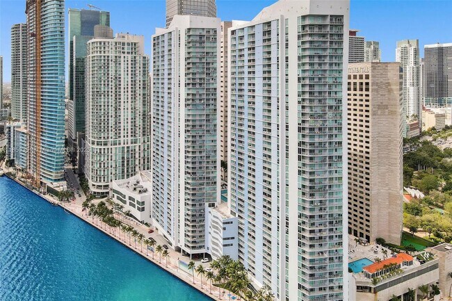 Building Photo - 335 S Biscayne Blvd