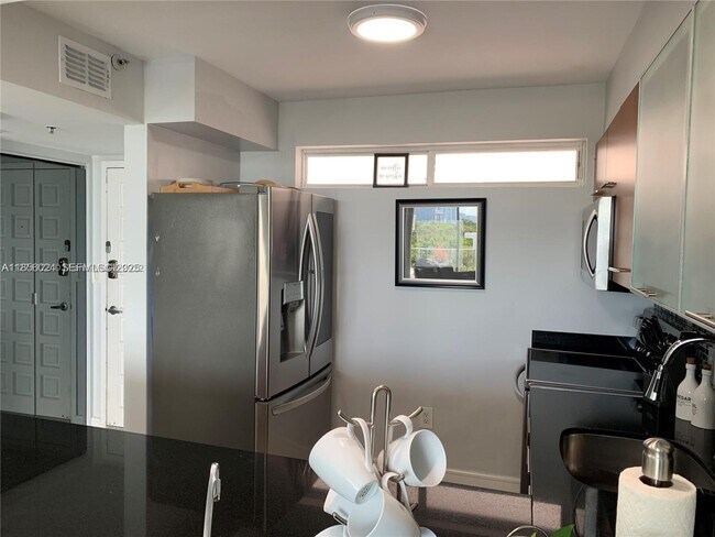 Building Photo - 650 NE 64th St