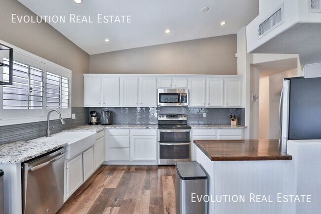 Building Photo - 1542 E Beacon Dr