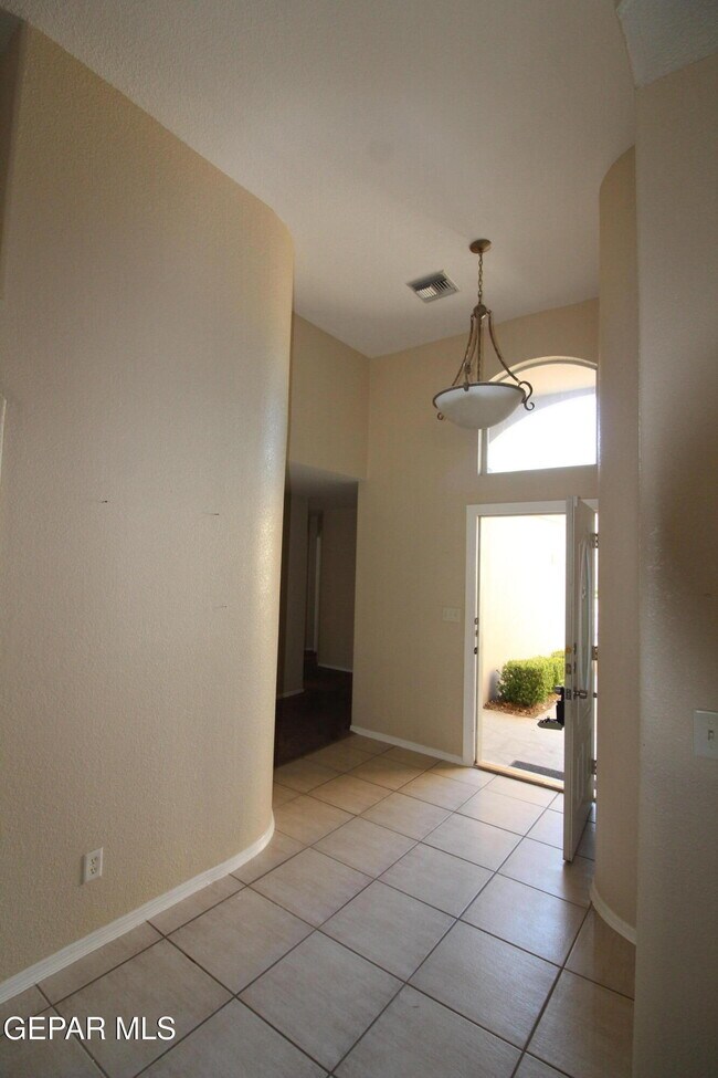 Building Photo - 6101 Los Siglos Dr