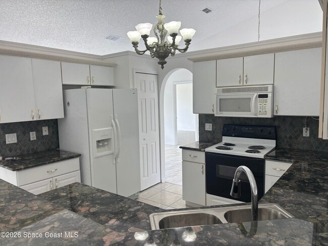 Building Photo - 443 Collings St SE