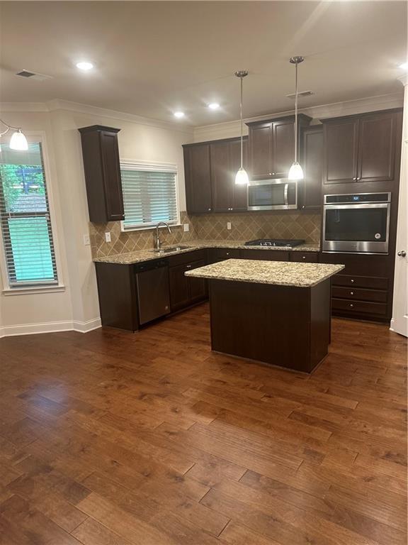 Building Photo - 485 Rosehill Ln SW
