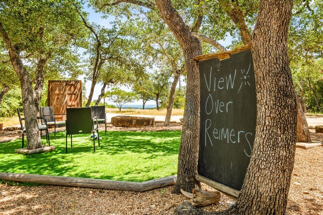 Building Photo - 9801 Mor Dr