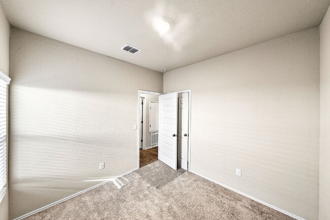 Building Photo - 7663 Stud Dr