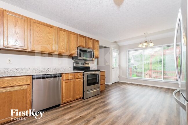 Building Photo - 5717 Pleasant Hill Dr