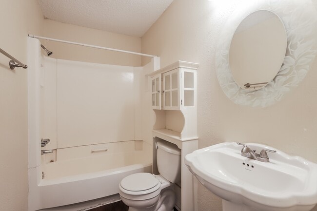 Building Photo - 20142 Misty Pines Dr