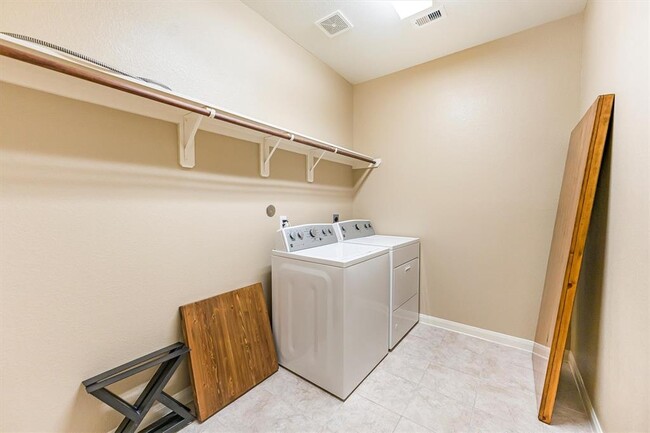 Building Photo - 24526 Raven Cliff Falls Dr