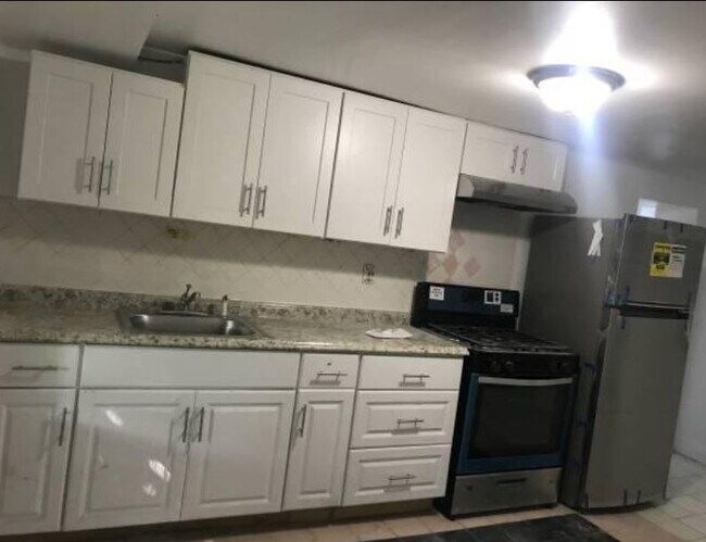 Building Photo - 19 Chestnut St