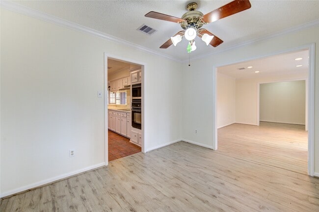 Building Photo - 5810 Boyce Springs Dr