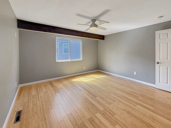 Building Photo - $0 DEPOSIT OPTION. CHARMING 4BED/2.5BATH I...