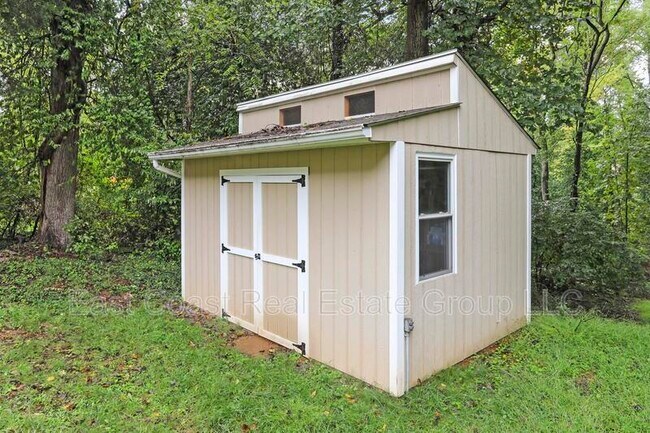 Building Photo - 3395 Canary Ct