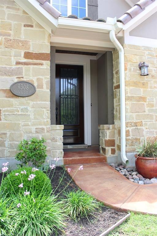 Building Photo - 9308 Villa Norte Dr