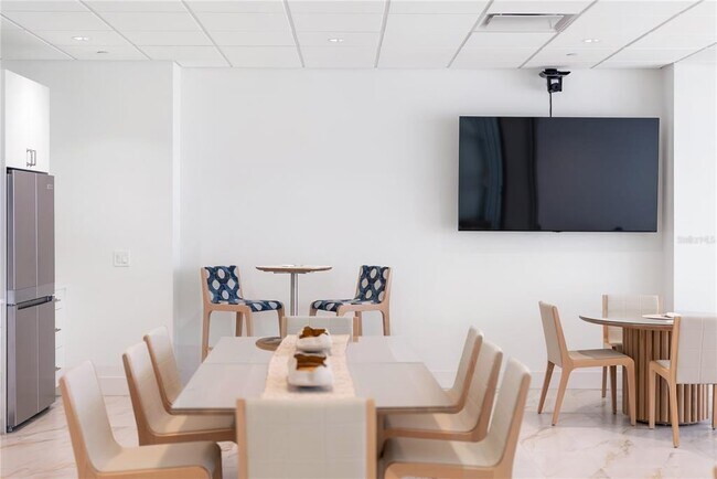 Building Photo - 1750 Benjamin Franklin Dr