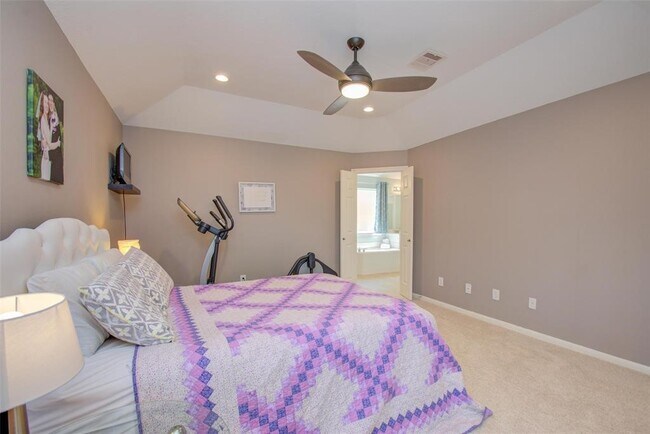 Building Photo - 15950 Cottage Ivy Cir