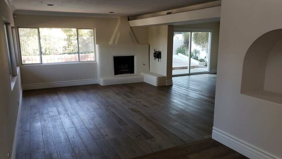 Building Photo - 18610 Paseo Nuevo Dr