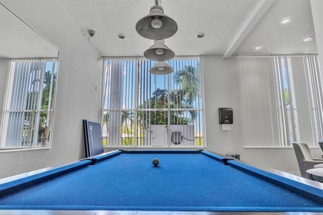 Building Photo - 11930 N Bayshore Dr