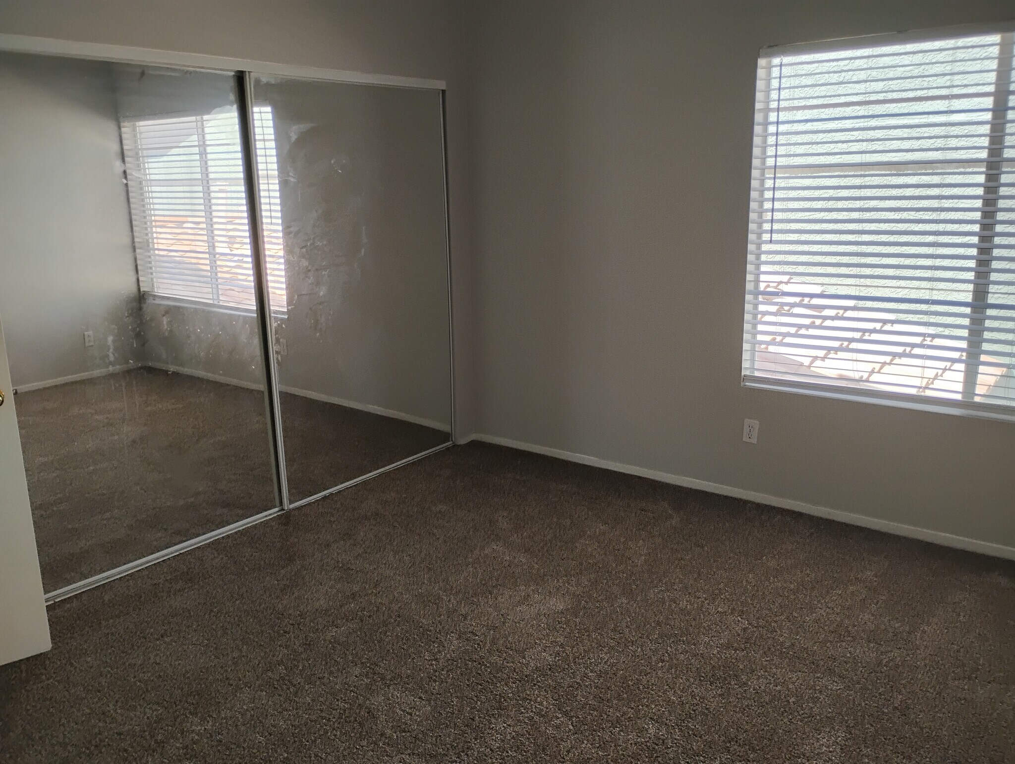 Building Photo - 8450 Alta Dr