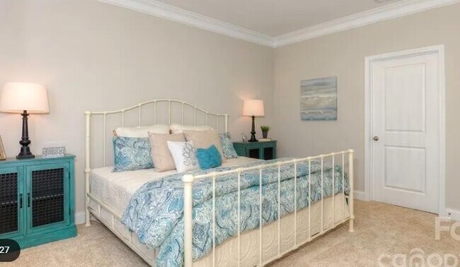 Building Photo - 758 Latrobe Dr