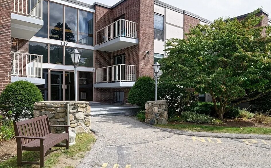 Building Photo - 147 Turner Rd