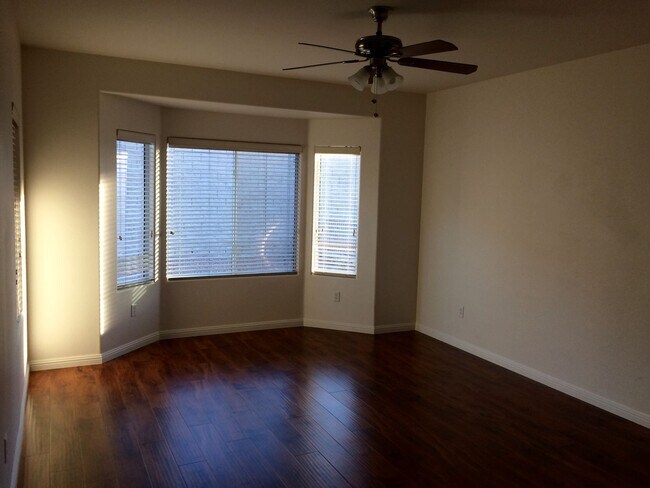 Building Photo - FANTASTIC UPGRADED 55+ SUN CITY ANTHEM COMMUNITY HOME!!!