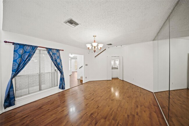 Building Photo - 1998 Augusta Dr