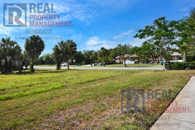 Building Photo - 230 Rotonda Blvd W