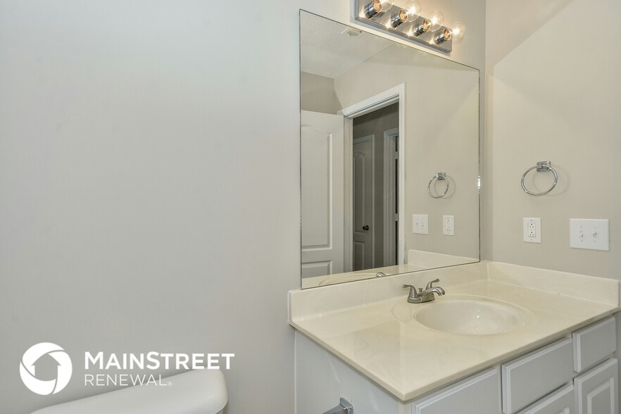 Building Photo - 2316 Broadview Dr