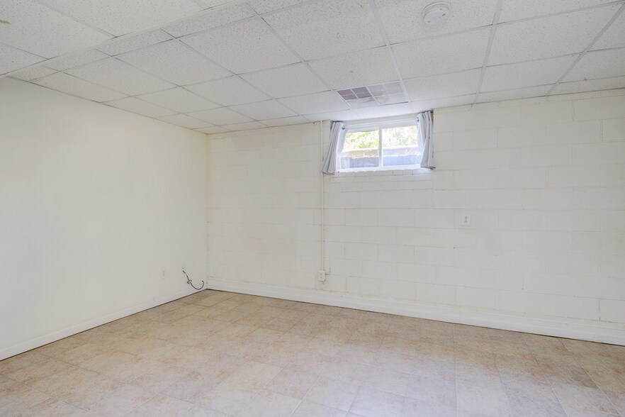 Building Photo - 514 Hillsborough St