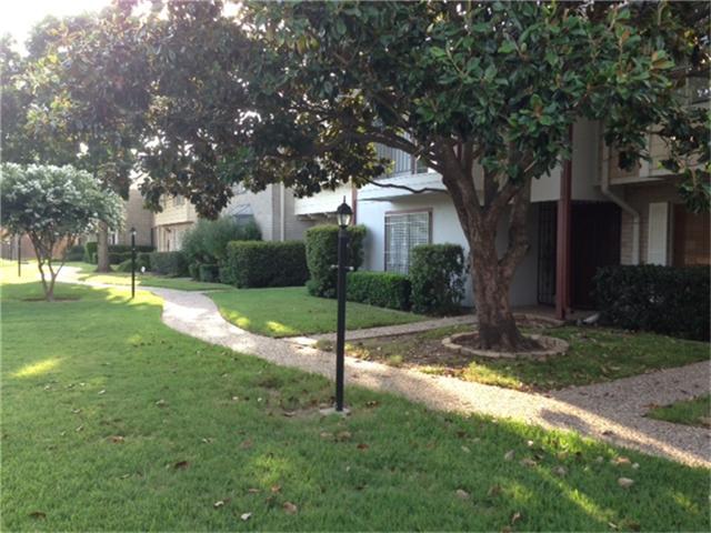 Building Photo - 10330 Briar Forest Dr