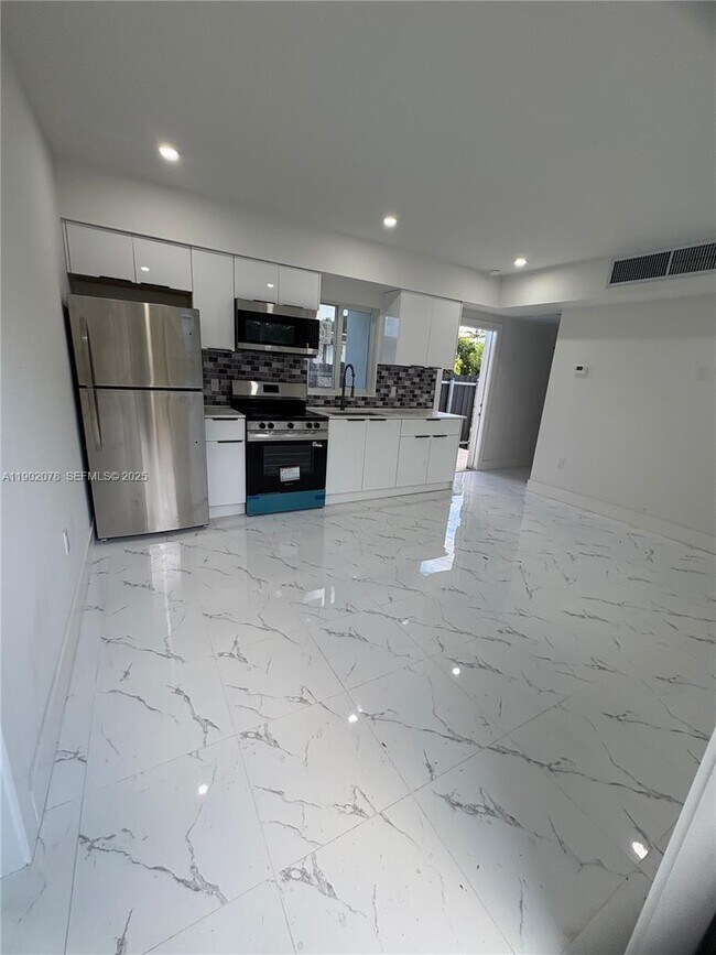 Building Photo - 10020 SW 171st St