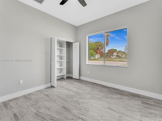 Building Photo - 313 S 13th St