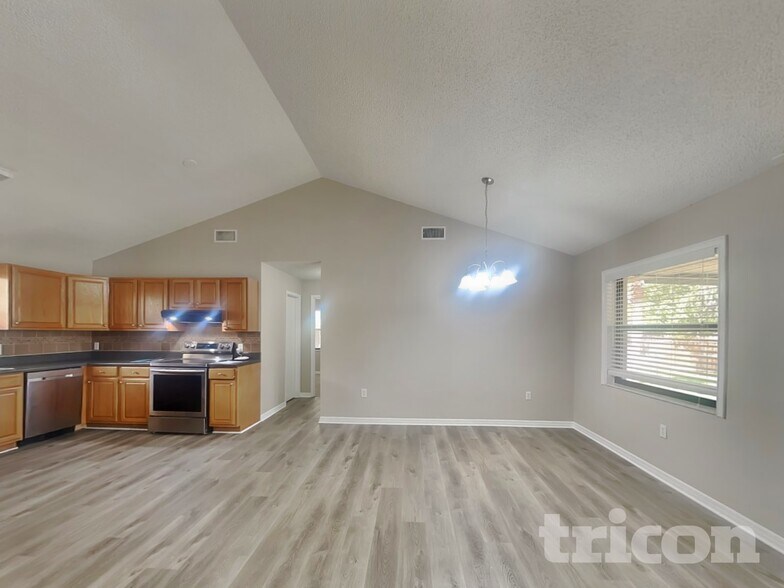 Building Photo - 352 N Fork Pl
