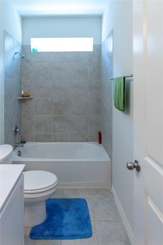 Building Photo - 1217 Rosebay Dr